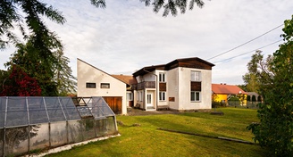 Prodej dvougeneračního rodinného domu s velkým pozemkem 1.308 m2 v Osvračíně u Staňkova