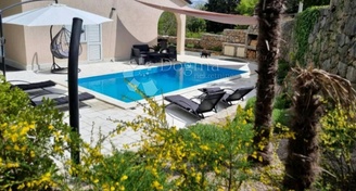 Prodej zrekonstruovaného domu s bazénem, 84 m², u města Krk, ostrov Krk, Chorvatsko