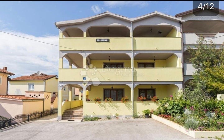 Prodej zrekonstruovaného apartmánového domu s 5 apartmány, 477 m², Poreč - Istrie - Chorvatsko