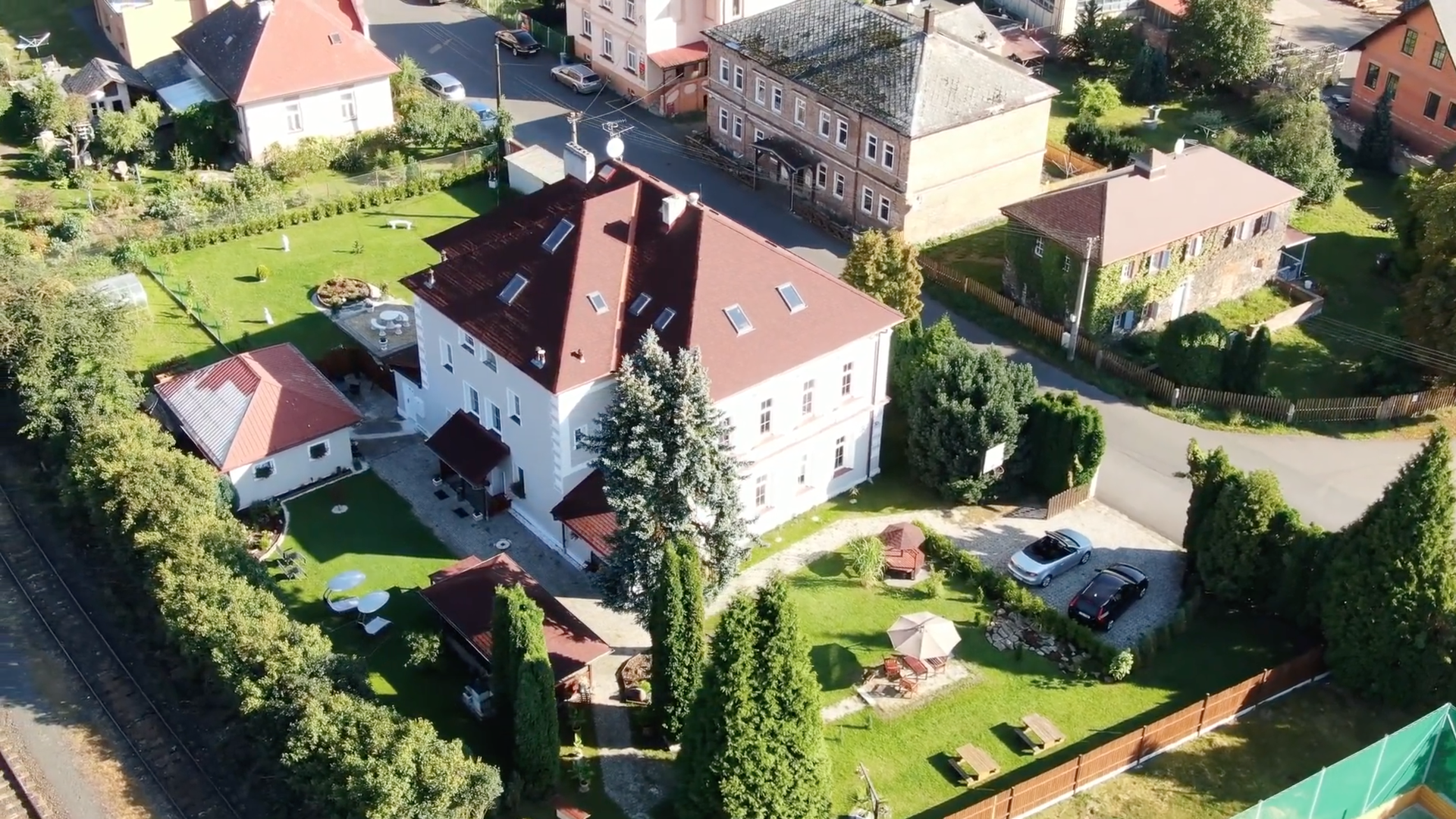 Prodej prosperujícího hotelu 998 m² s pozemkem 2058 m², Vojkovice nad Ohří, okres Karlovy Vary