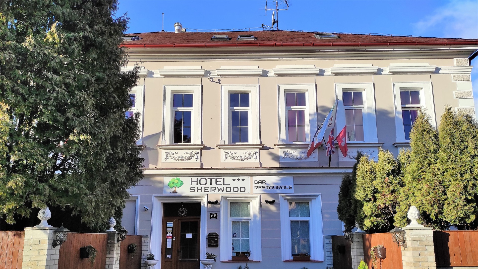 Prodej prosperujícího hotelu 998 m² s pozemkem 2058 m², Vojkovice nad Ohří, okres Karlovy Vary