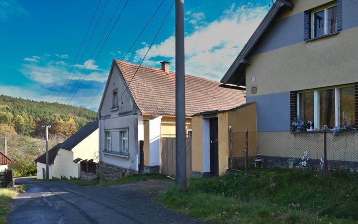 Prodej, dva rodinné domy, 83 m² a 87 m² - Zichov, Koloveč