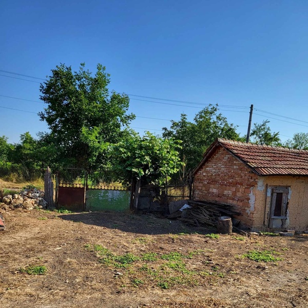 Dům k rekonstrukci s velkým pozemkem! Dabrava, Bulharsko