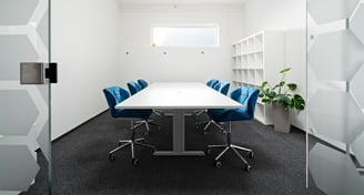Pronájem kanceláře s kompletním zázemím - 18 m²,  Plzeň - Jižní Předměstí