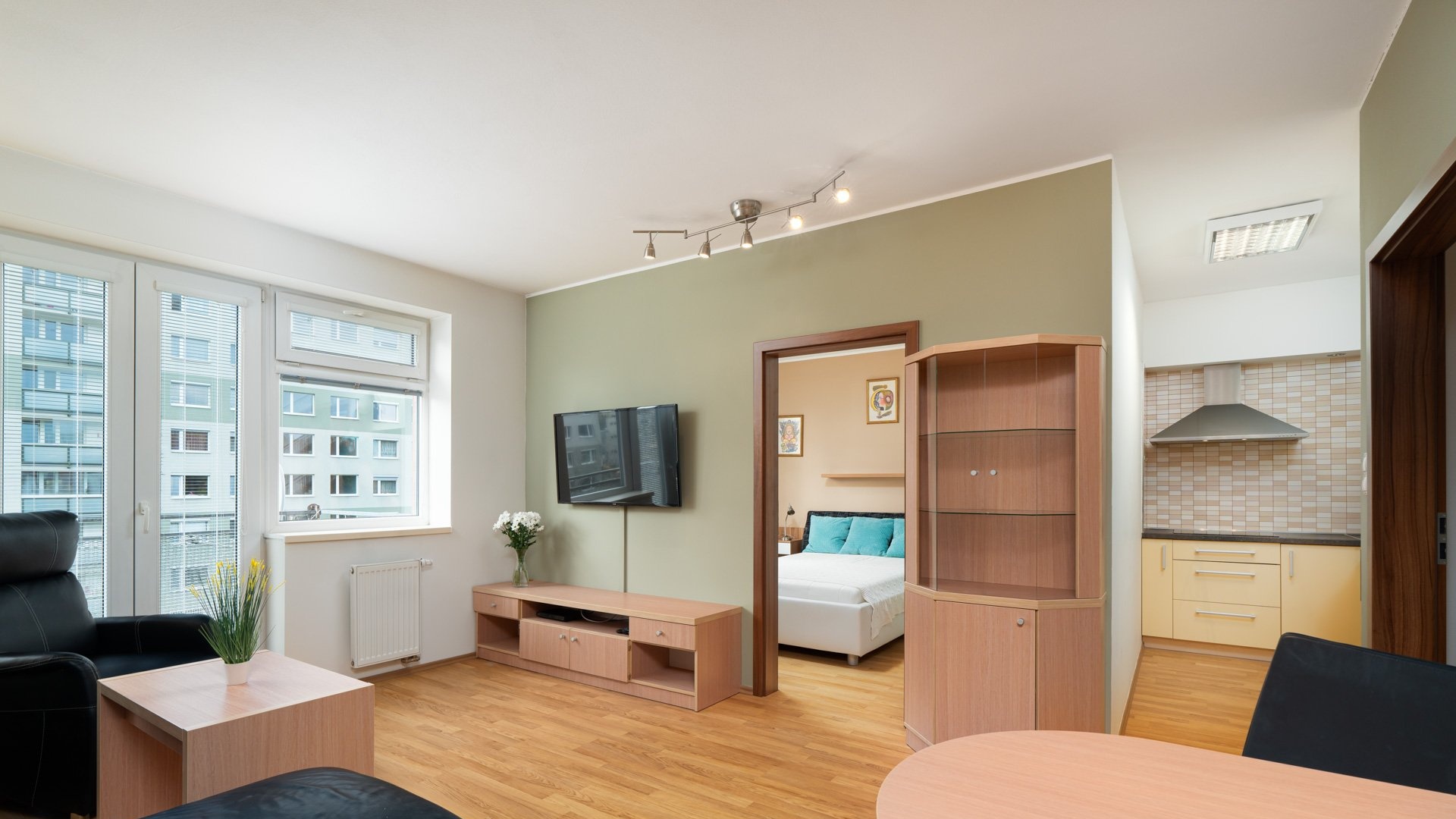 Pronájem dvoupokojového bytu s garážovým stání 55 m² - Praha - Háje