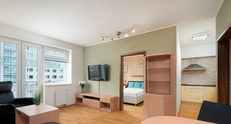 Pronájem dvoupokojového bytu s garážovým stání 55 m² - Praha - Háje
