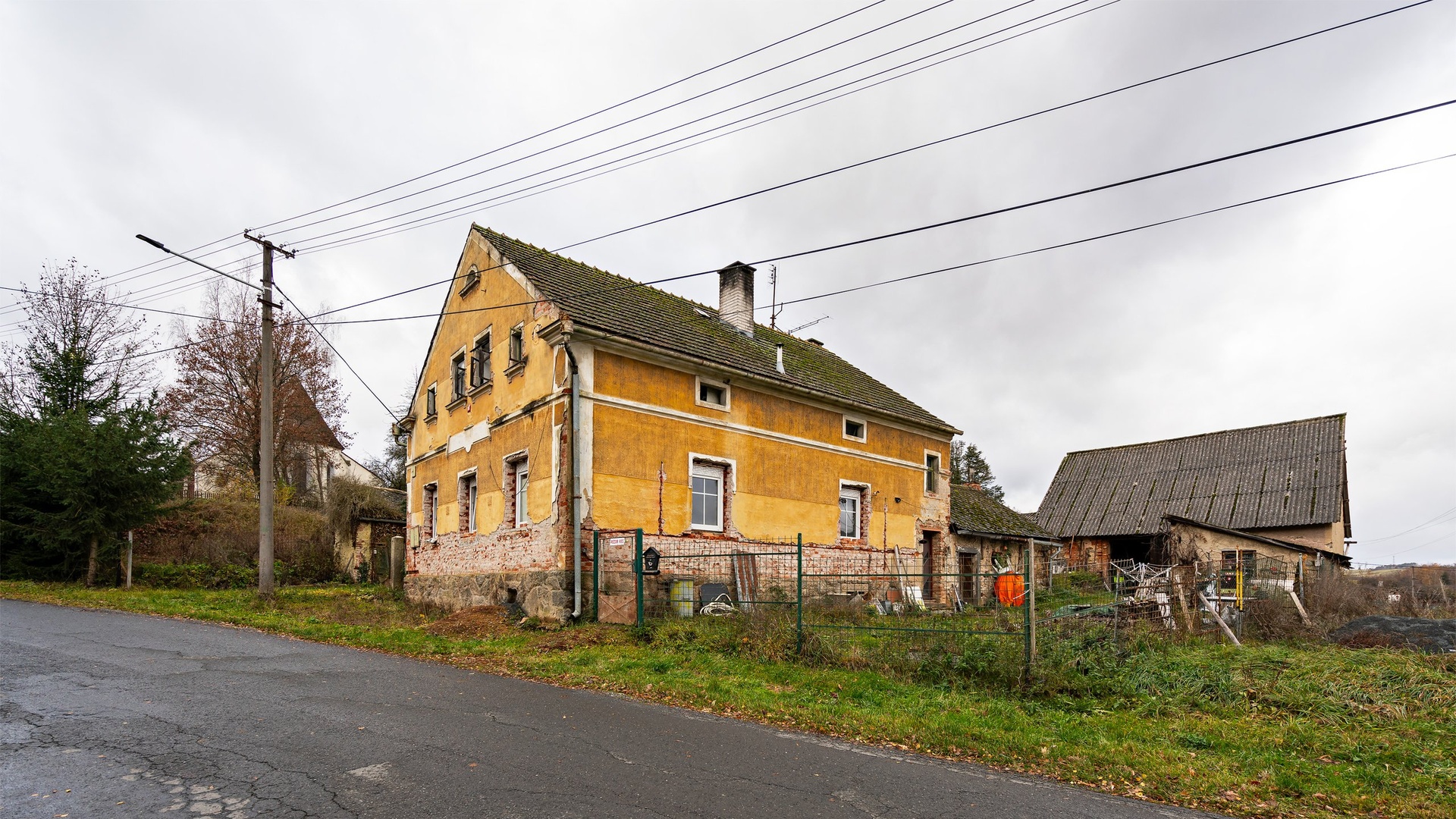 Prodej rodinného domu ke kompletní rekonstrukci, 123 m²,  Bělá nad Radbuzou - Újezd Svatého Kříže