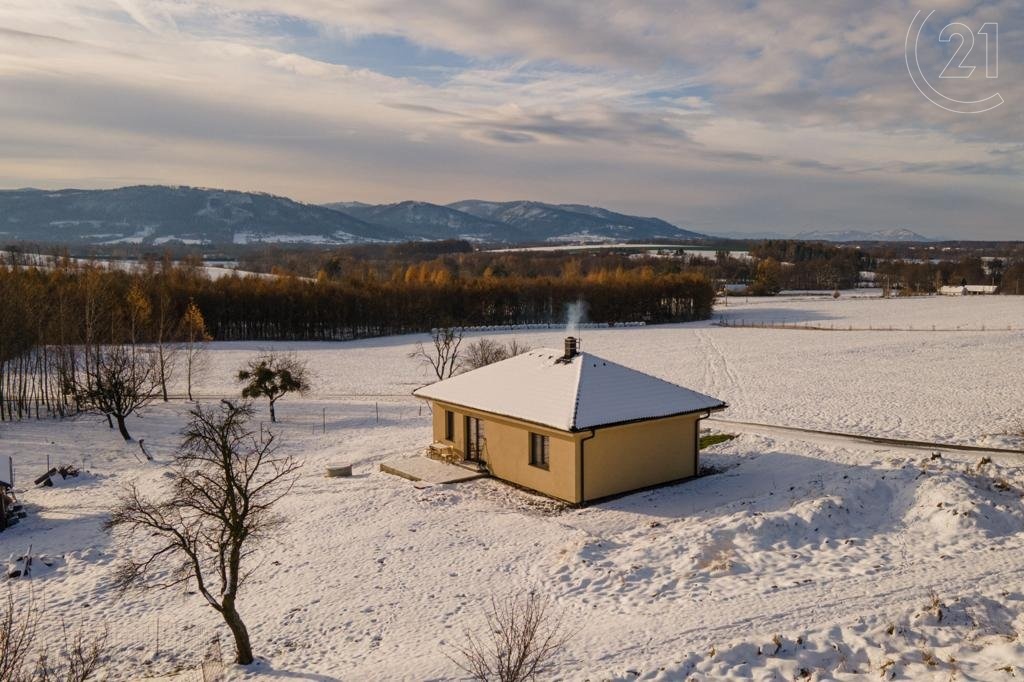 Prodej rodinného domu typu bungalov v obci Vělopolí