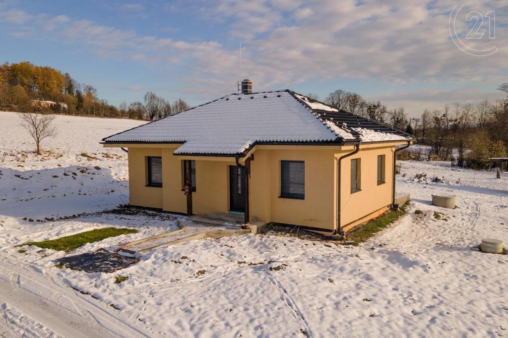 Prodej rodinného domu typu bungalov v obci Vělopolí