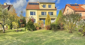 Prodej dvougeneračního domu 5+1 a 2+1, 259 m² na pozemku 896 m2 - Kunštát