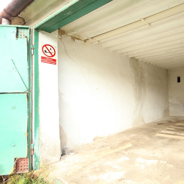 Prodej garáže s elektřinou a montážní jámou, 20 m2, Brno - Maloměřice