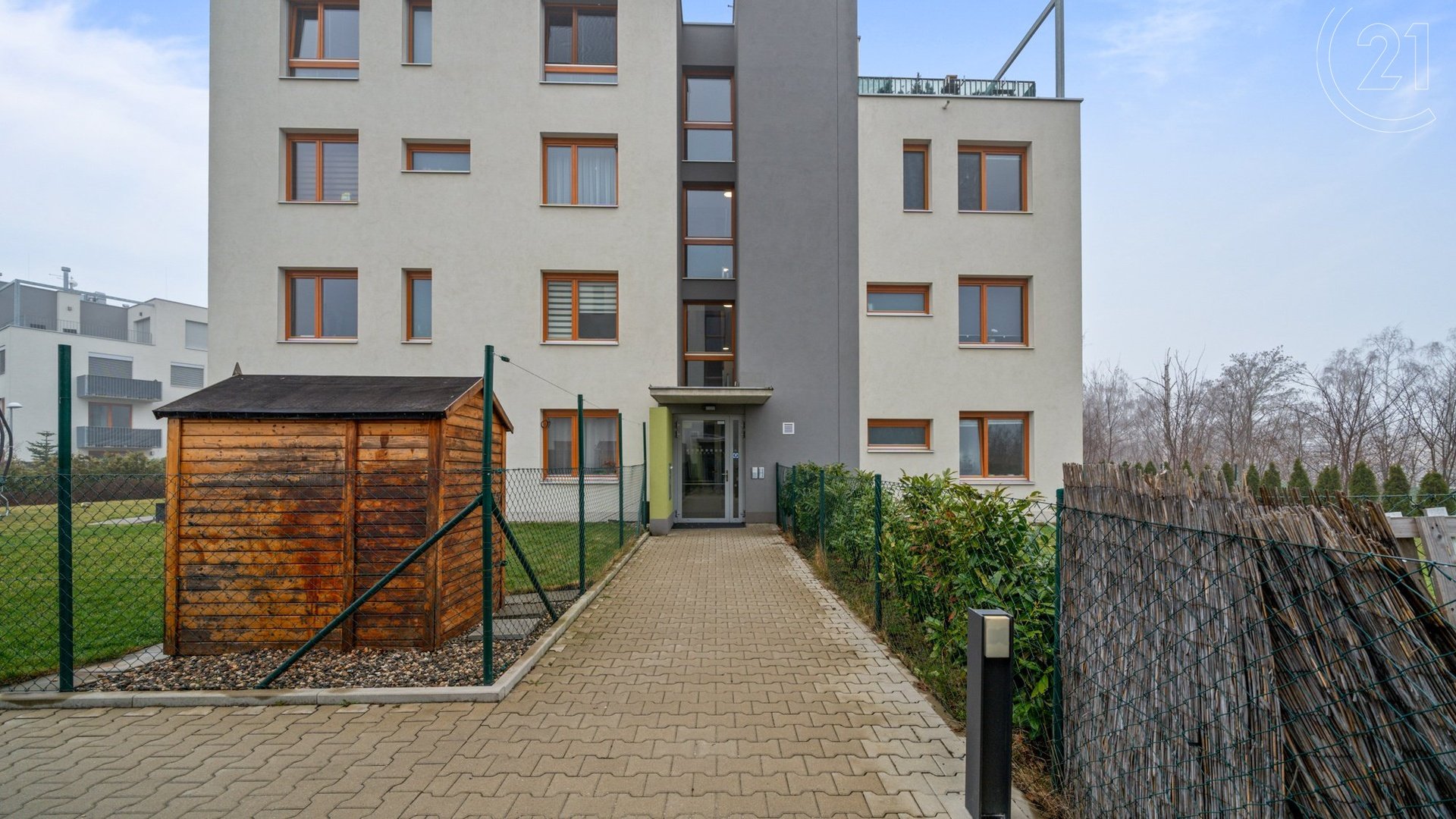 Prodej bytu 3+kk s balkonem, sklepem a parkovacím stáním, 80 m² - Praha, Zličín