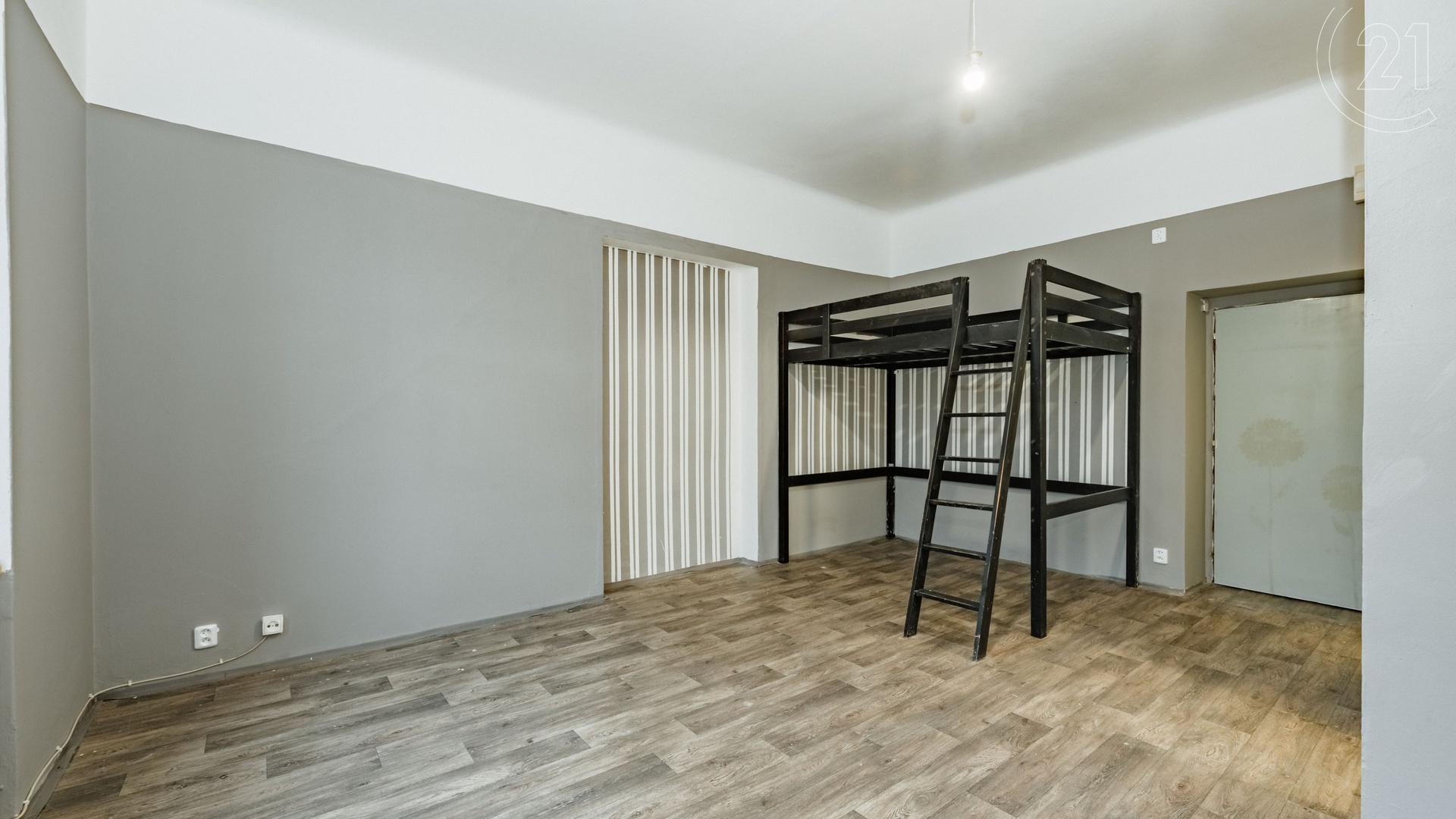 Dlouhodobý pronájem bytu 1+0, 28 m², v centru města Tábora - nám. F. Křižíka