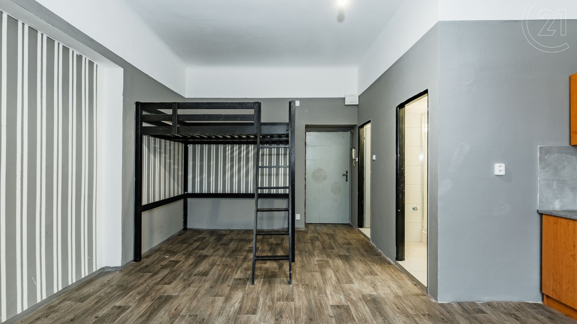Dlouhodobý pronájem bytu 1+0, 28 m², v centru města Tábora - nám. F. Křižíka