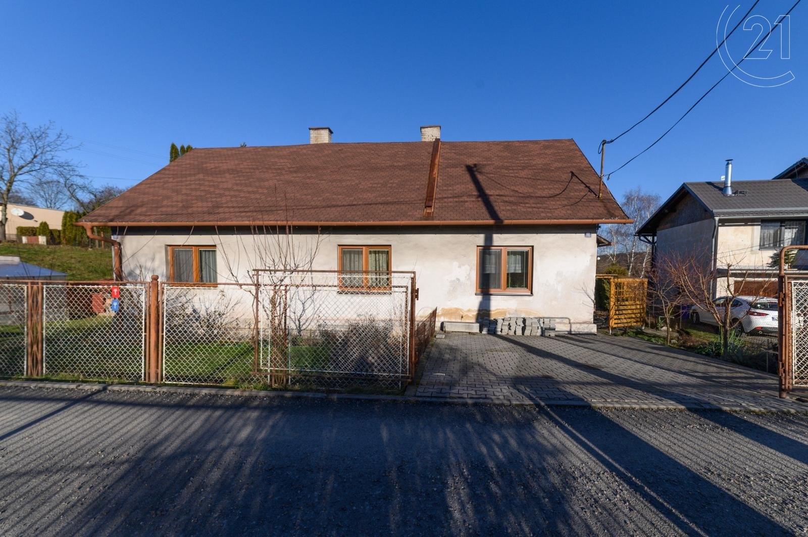 Dva rodinné domy v klidné části obce Chotěbuz