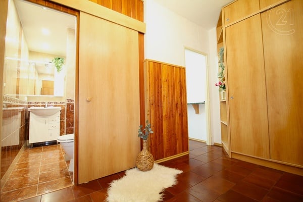 Prodej prostorného bytu 1+1, 48 m2 v revitalizovaném domě ve Starém městě u Uherského Hradiště