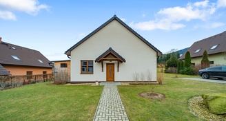 Prodej rodinného domu, bungalovu s prostornou půdou, Hejnice