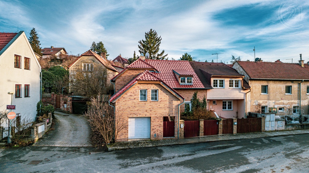 Prodej atypického rodinného domu, 191 m², Praha -