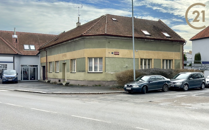 Rodinný dům se dvěma bytovými jednotkami 2+1 a s pozemkem 436 m2, Poděbrady.