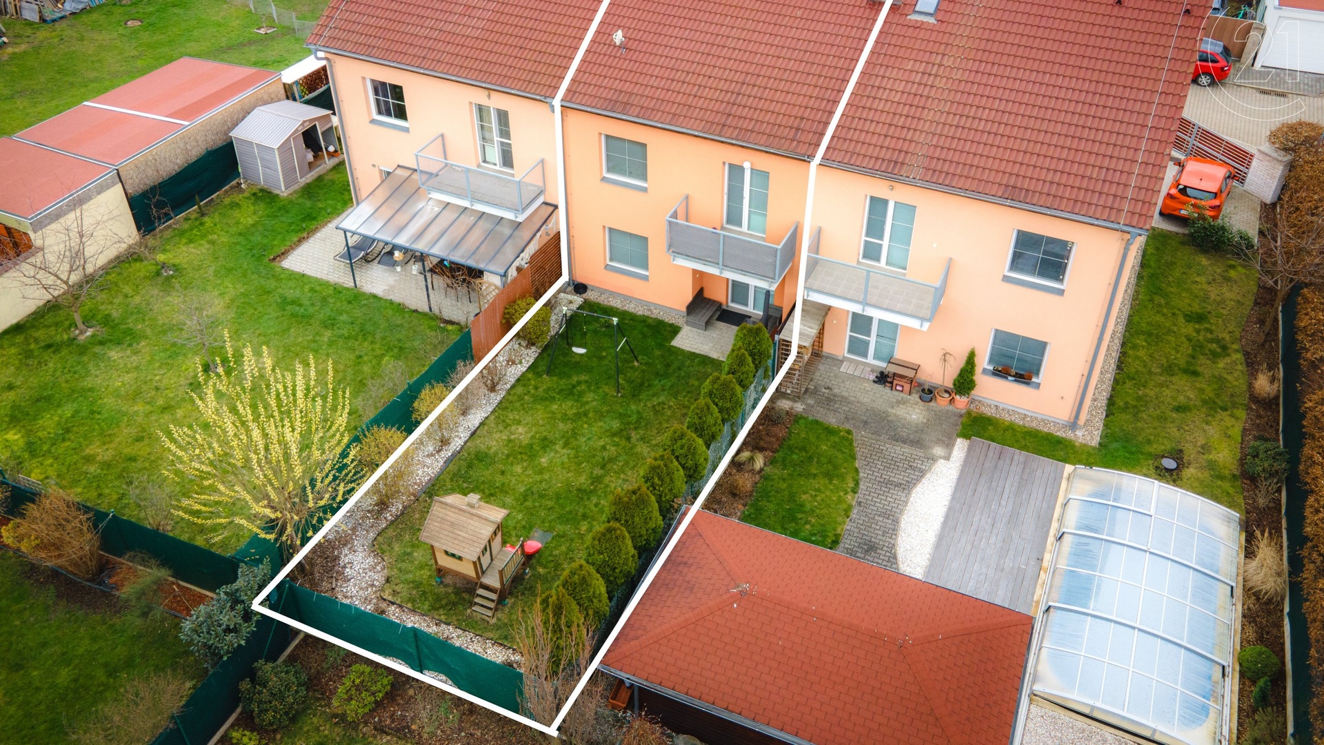 Prodej řadového rodinného domu se zahradou, 4+kk, s užitnou plochou 131 m² - Zlonín