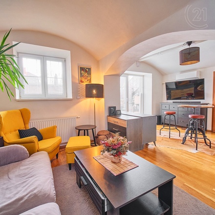 Pronájem byty 2+kk, 46 m² + terasa 19m² + zahrada 40m²- Praha - Hostivař