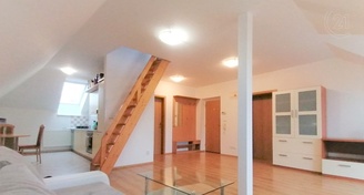 Dlouhodobý pronájem podkrovního bytu 3+kk s balkonem v Brně-Židenicích