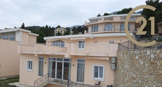 Prodej plně vybaveného domu s 5 apartmány, 304 m² - Šušanj, Bar, Černá Hora