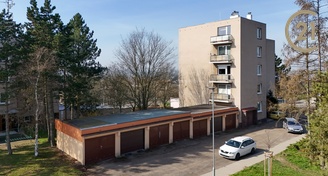 Prodej bytu 3+1 68m2 se dvěma balkóny a zděnou garáží, Slaný