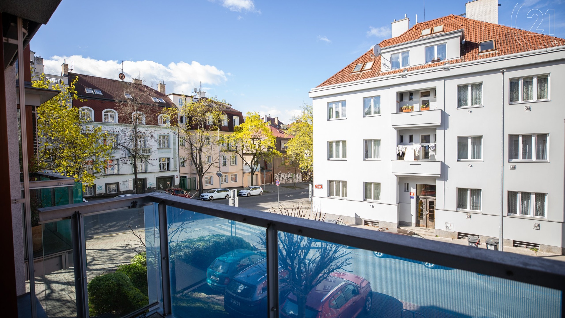 Pronájem bytu 2+kk s balkonem, garážovým stáním a sklepem, 55 m², Praha - Podolí