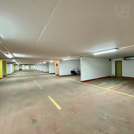 Pronájem garážové stání, 14 m² - Liberec XV-Starý Harcov