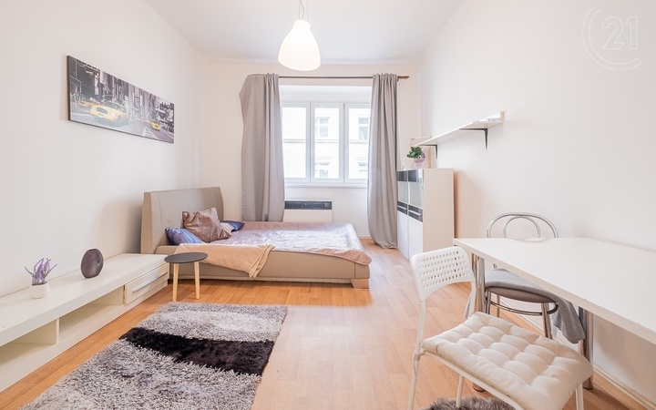 Pronájem byty 2+kk, 51 m² - Praha - Libeň