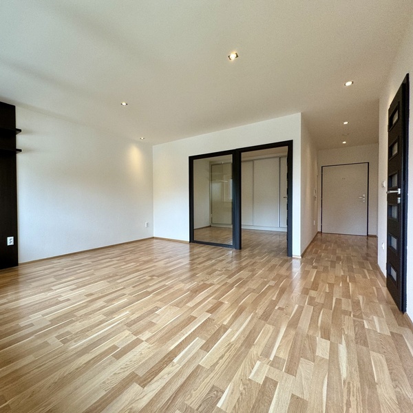 Pronájem krásného bytu 2+kk s vestavěným nábytkem, 55 m² - Brno - Obřany - Fryčajova 29