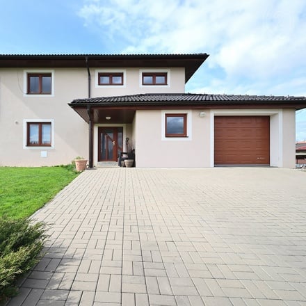 Prodej rodinného domu 196 m2 v Miřeticích, okres Benešov.