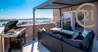 Prodej bytu (50 m²) s terasou a nádherným výhledem na moře - Medulin, Istrie, Chorvatsko