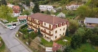 Krásný byt 62 m2 u Vltavy se zahrádkou 64 m2