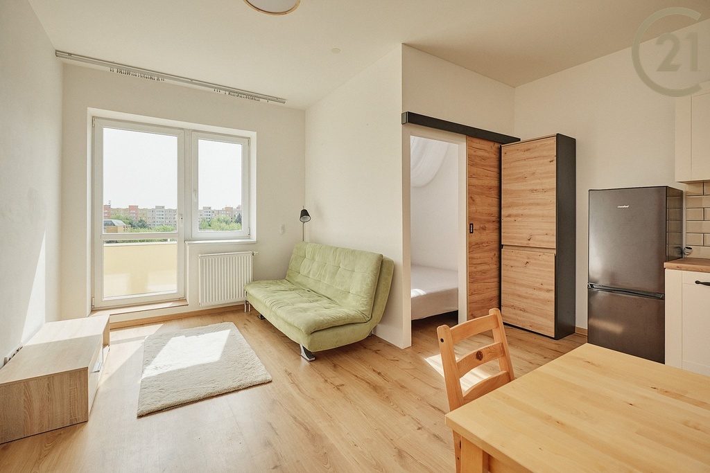 Pronájem byty 1+kk, 33 m² - Praha - Horní