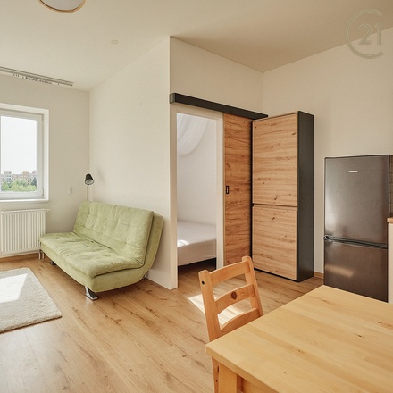 Pronájem byty 1+kk, 33 m² - Praha - Horní Měcholupy