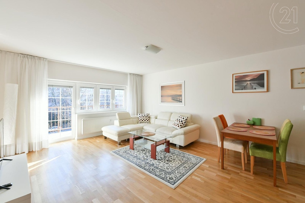 Prodej světlého bytu 4+kk s balkonem, 106 m² -