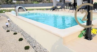 Prodej rodinného domu 4+kk (154 m²) s bazénem - Vodnjan, Istrie, Chorvatsko
