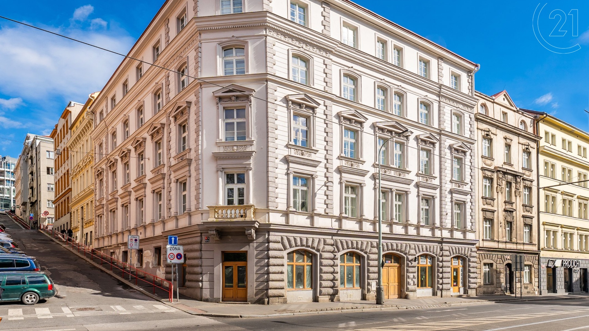Prodej jedinečného bytu 2+kk, 55 m² - Praha - Smíchov