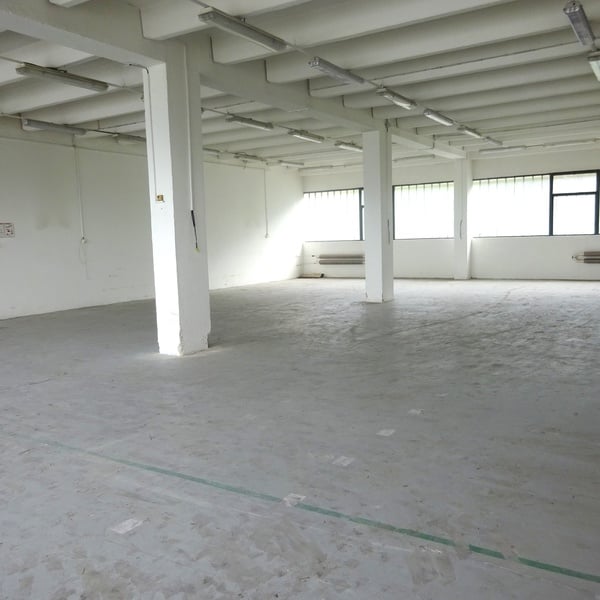 Pronájem vytápěné sklady nebo lehká výroba 216 m² - Zlín - Louky