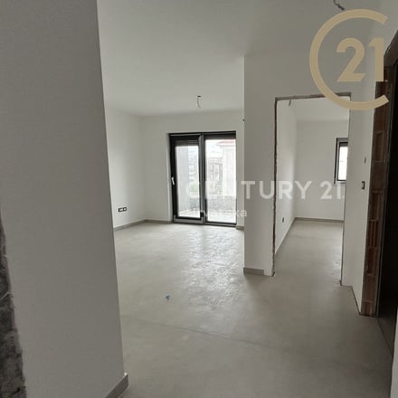 Prodej bytu 2+kk (36 m²) s balkonem, pouhých 300 metrů od moře - Umag, Istrie, Chorvatsko