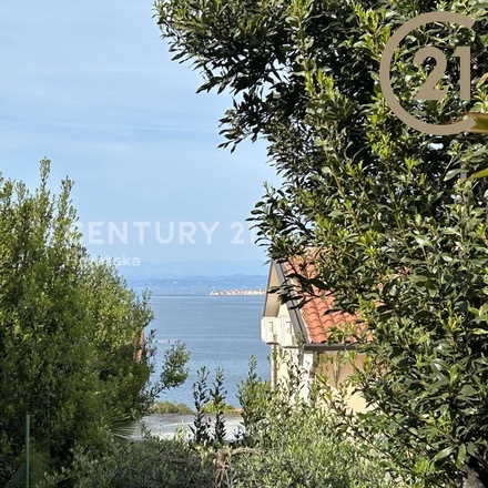 Prodej domu (135 m²) se třemi zařízenými apartmány, nabízejícími dech beroucí výhled na moře - Crveny Vrh, Umag, Istrie, Chorvatsko