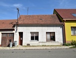 Slavkov u Uherského Brodu, prodej RD 2+1, k rekonstrukci, pozemek 741m2 - rodinný dům - Domy Uherské Hradiště