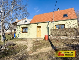 Sedlec u Mikulova, RD 2+1 ,plocha pozemku 768m², sklep, terasy a skalky - rodinný dům - Domy Břeclav
