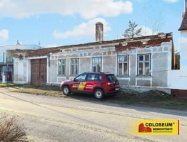 Starý Petřín, stavební parcela, 1 485 m², sítě, stodola – pozemek - Pozemky Znojmo