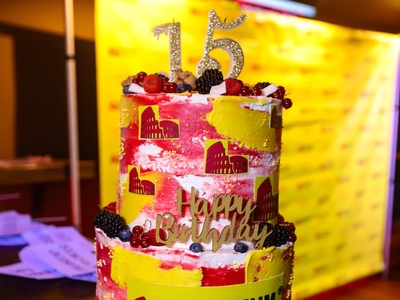 U tak významných narozenin nesmí chybět ani narozeninový dort.
