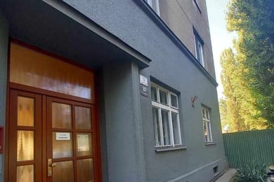 Prodej bytu 3+1 se zahrádkou za domem, v cihlovém  domě na ul. Sportovní, Ev.č.: DR1B 31709R