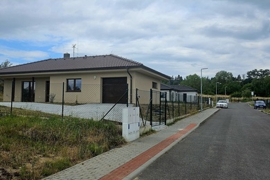 Prodej novostavby RD 3+kk s terasou a garáží, ul. Pod Přejezdem, Stochov-Slovanka, Ev.č.: 00474