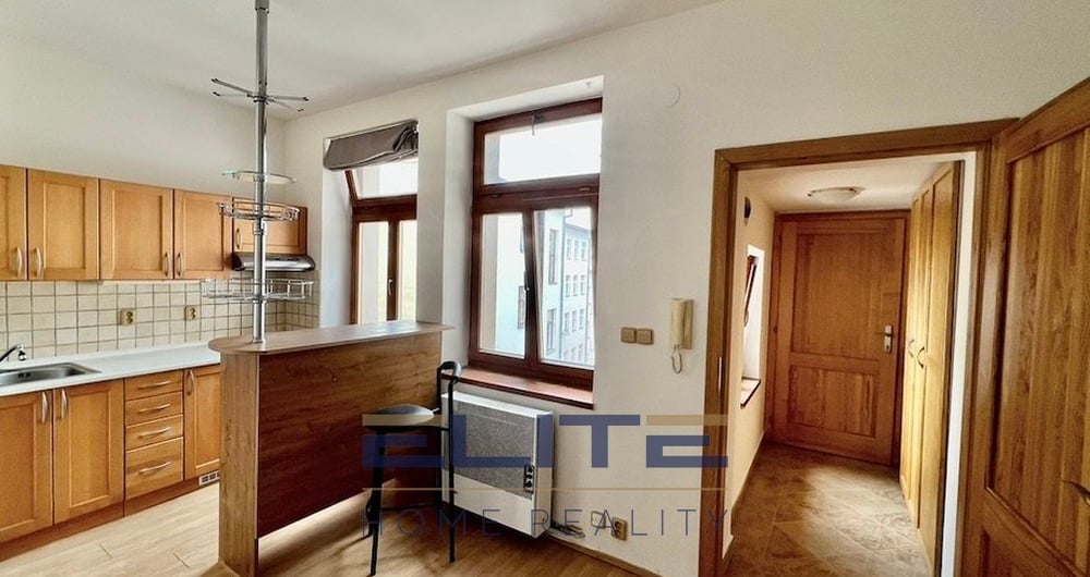 Pronájem bytu 1+kk 23 m² - Liberec, Staré Město, ul. Husova